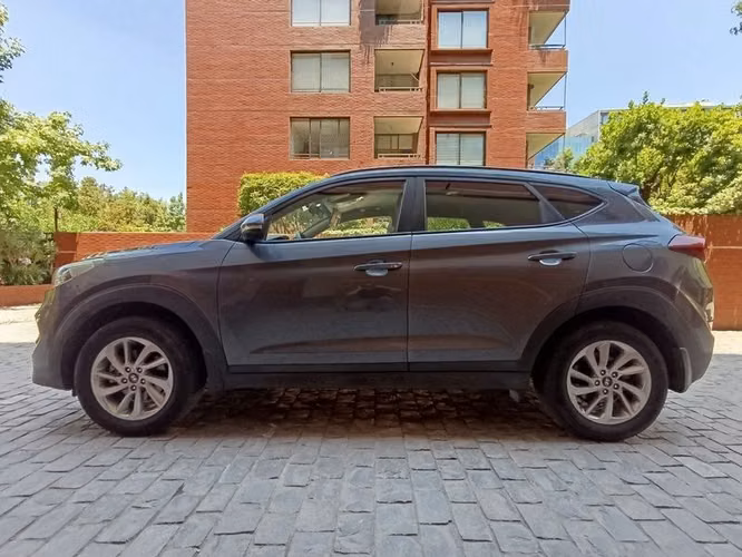 HYUNDAI TUCSON GL 2.0 AT - 2017 | 2639