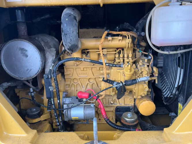 Mini Excavadora Caterpillar 305.5E2 Año 2022 5,5 Ton 2000 Horas