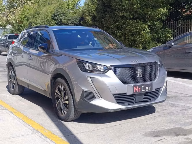PEUGEOT 2008 PURETECH 130 EAT8 1.2 AUT - 2023 | 2663