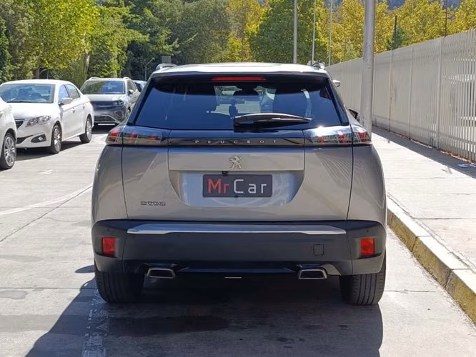 PEUGEOT 2008 PURETECH 130 EAT8 1.2 AUT - 2023 | 2663