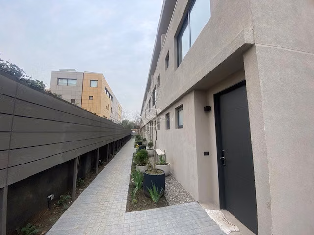Casa en venta de 3 dorm. en Providencia - Imagen 2
