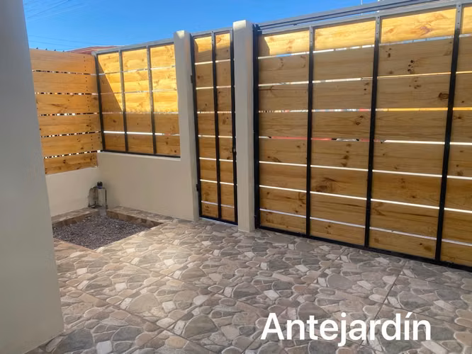 Casa en venta en Caldera – Amplia casa de dos pisos