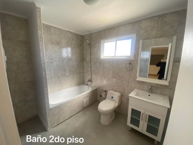 Casa en venta en Caldera – Amplia casa de dos pisos