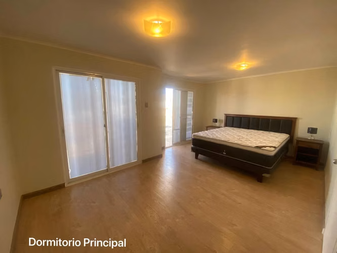 Casa en venta en Caldera – Amplia casa de dos pisos