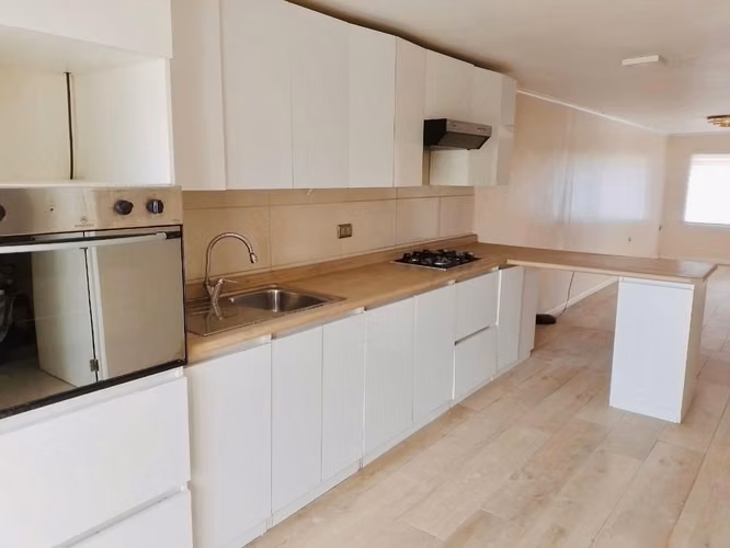 Casa en venta en Caldera – Amplia casa de dos pisos
