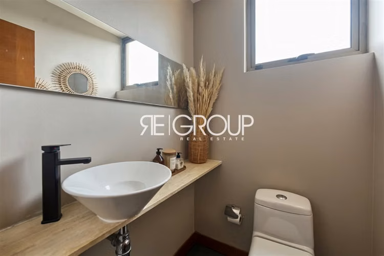 Casa en arriendo de 5 dorm. en Lo Barnechea