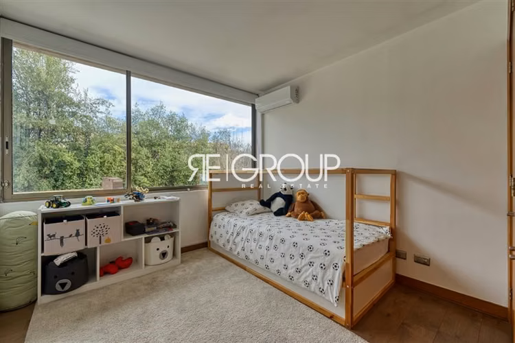 Casa en arriendo de 5 dorm. en Lo Barnechea