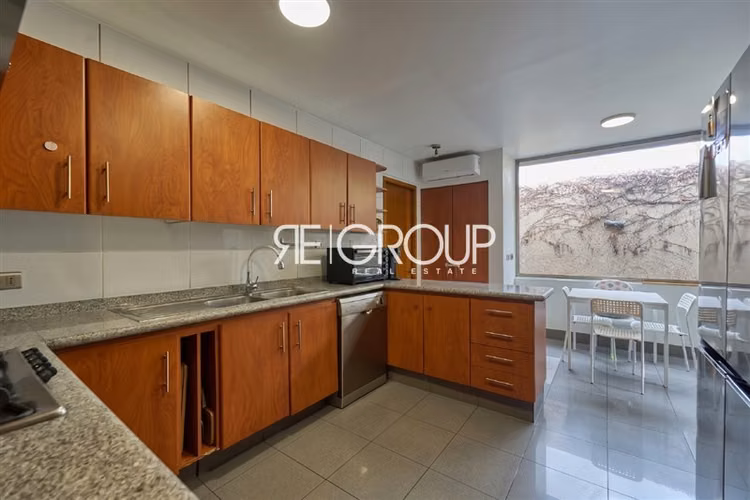 Casa en arriendo de 5 dorm. en Lo Barnechea