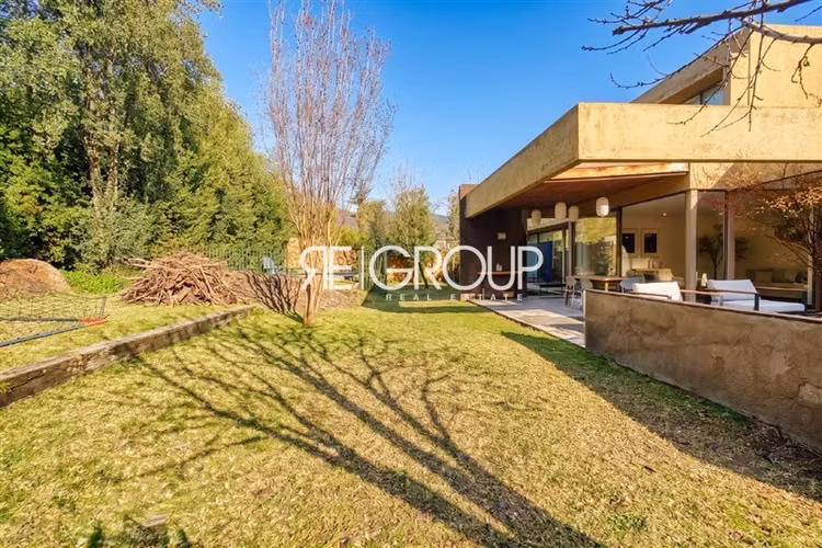 Casa en arriendo de 5 dorm. en Lo Barnechea