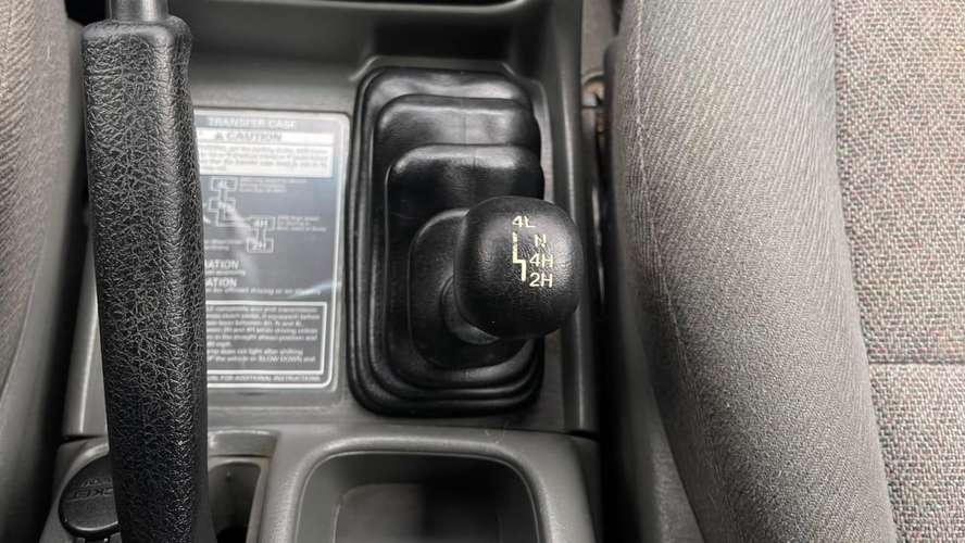 Suzuki Nomade 4X4 2.0 AT  (2003) - Imagen 8