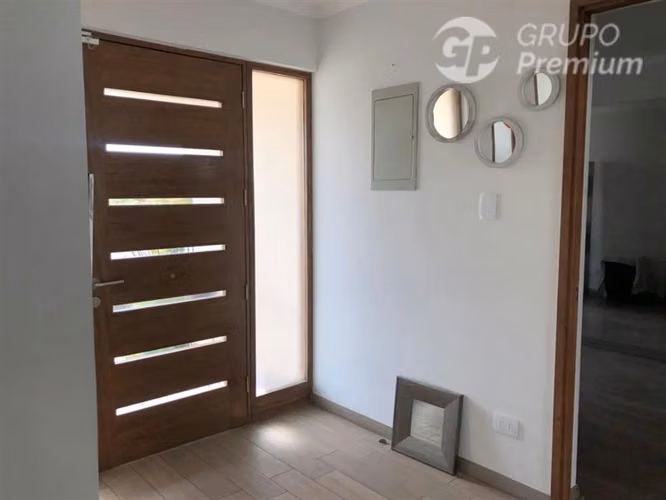 Casa en arriendo de 4 dorm. en Maipú