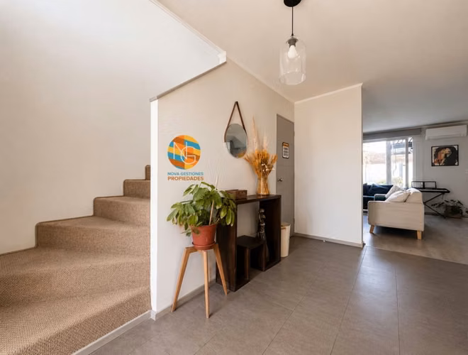 Casa en cdo. Alto Las Perdices,245 m² total,3D+3B.