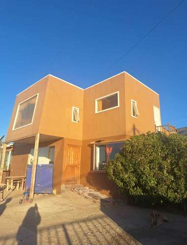 Moderna Casa con Excelente Conectividad (179447) - Imagen 18