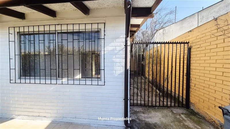 Casa en arriendo de 3D 1B Metro Esc. Agrícola Macul
