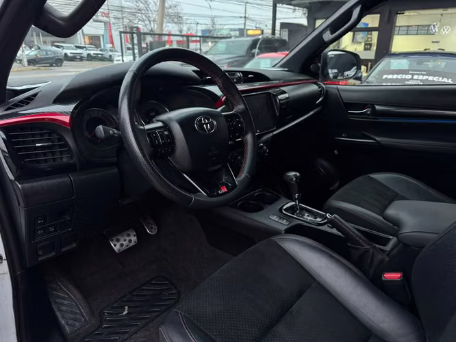 Toyota HILUX GR. DC 4X4 2.8 AUT.