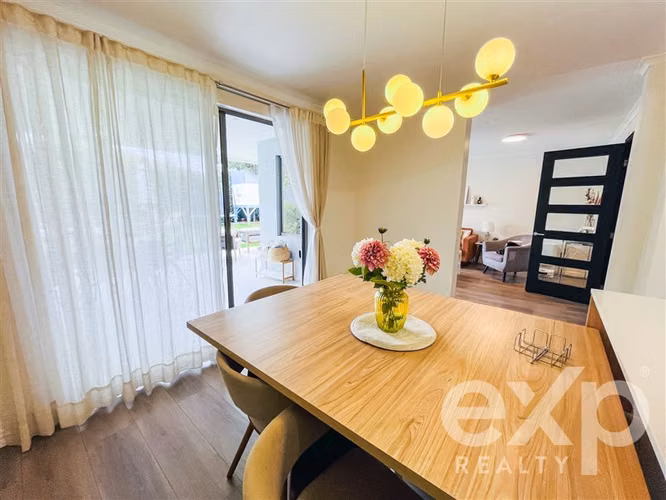 CASA AMPLIA CON PISCINA Y QUINCHO EN HUECHURABA 5D/5B