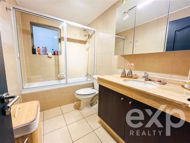 CASA AMPLIA CON PISCINA Y QUINCHO EN HUECHURABA 5D/5B