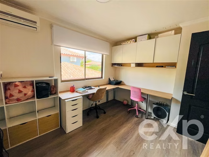 CASA AMPLIA CON PISCINA Y QUINCHO EN HUECHURABA 5D/5B