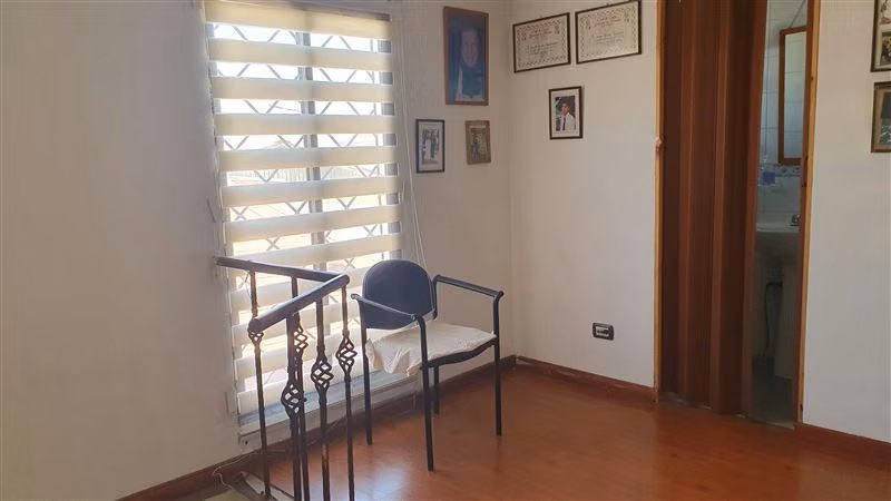 Casa en venta de 4 dorm. en La Granja