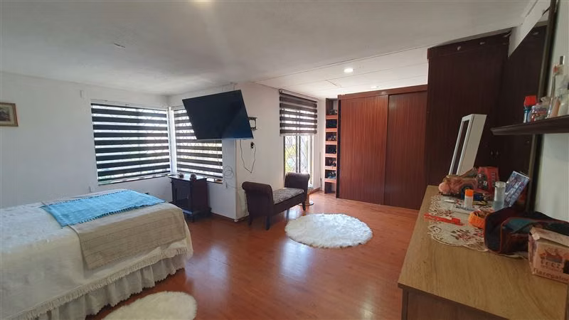 Casa en venta de 4 dorm. en La Granja