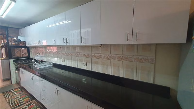 Casa en venta de 4 dorm. en La Granja