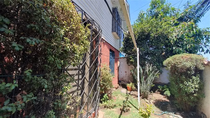 Casa en venta de 4 dorm. en La Granja