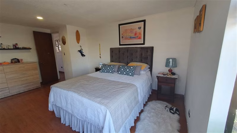 Casa en venta de 4 dorm. en La Granja