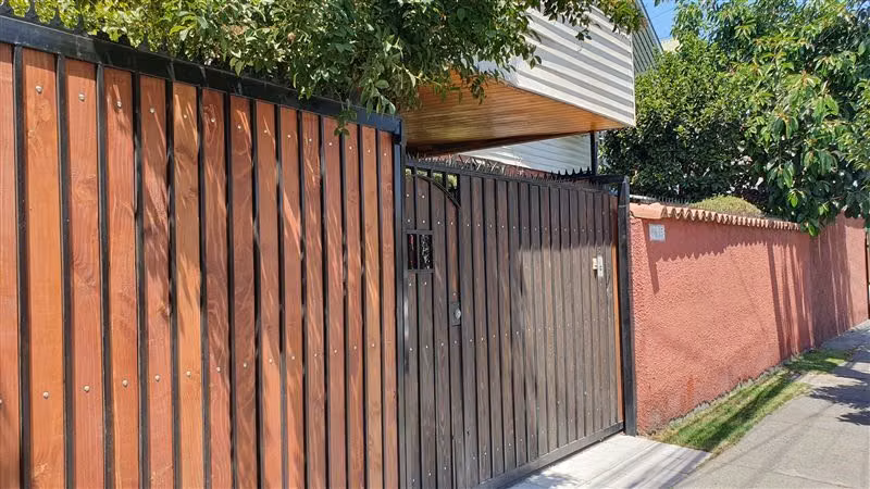 Casa en venta de 4 dorm. en La Granja
