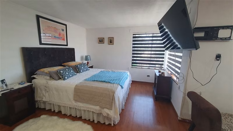 Casa en venta de 4 dorm. en La Granja