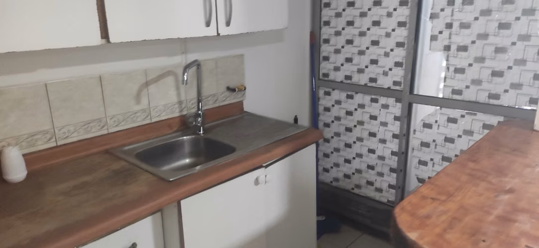 Arriendo amplio depto.  en $420.000 de 3d y 1 b en Condominio Yungay Quinta Normal