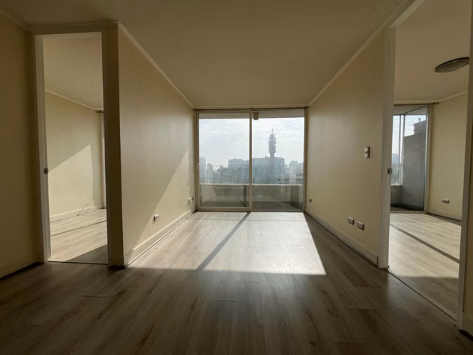 ARRIENDO DEPARTAMENTO A PASOS METRO MONEDA