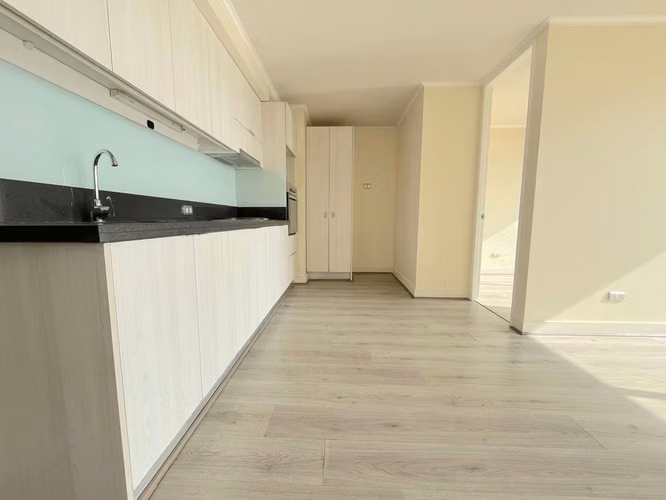 ARRIENDO DEPARTAMENTO A PASOS METRO MONEDA