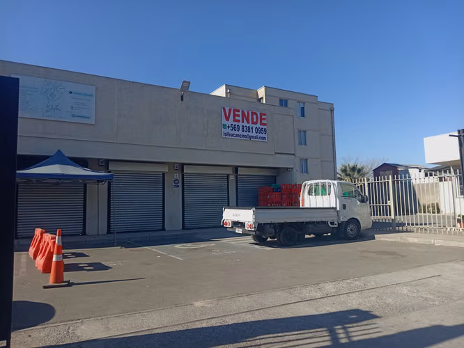 BATERIA DE LOCALES, PROXIMO METRO, AVDA STA ROSA - Imagen 3