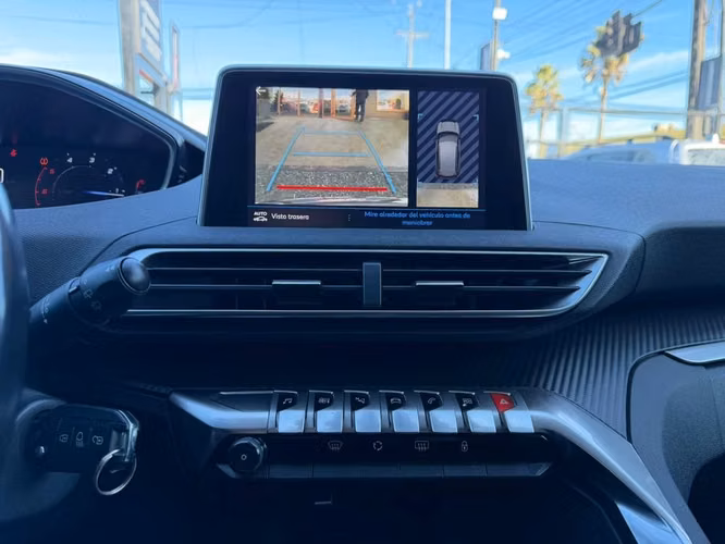 PEUGEOT 3008 2019