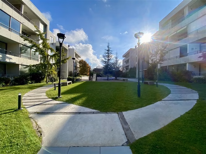 VENTA DEPTO. 3 D, 2 B, 1 EST, 2 BD. EN PEÑALOLEN. CONDOMINIO
