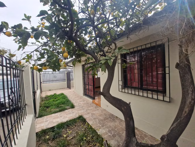 GRACE KELM VENDE CASA EN QUINTA NORMAL | 3 DORM. | 80 M² APROX. | TERRENO 160 M² | 2 ESTAC.