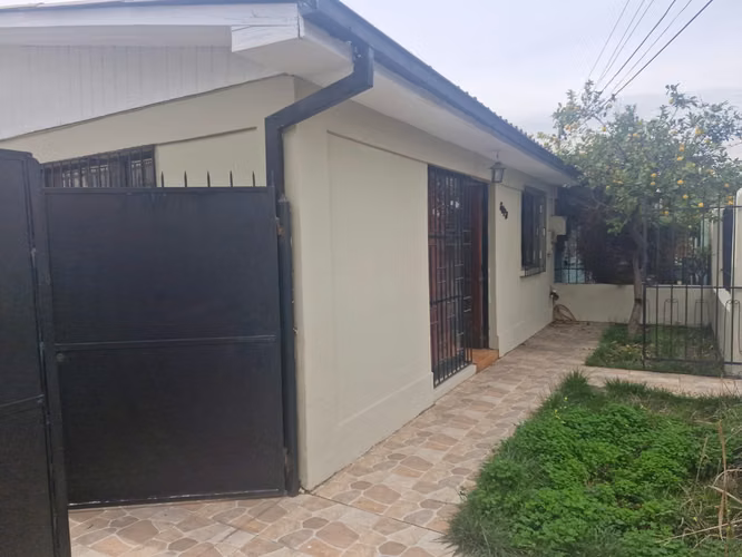 GRACE KELM VENDE CASA EN QUINTA NORMAL | 3 DORM. | 80 M² APROX. | TERRENO 160 M² | 2 ESTAC.