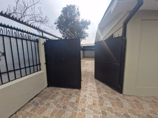 GRACE KELM VENDE CASA EN QUINTA NORMAL | 3 DORM. | 80 M² APROX. | TERRENO 160 M² | 2 ESTAC.