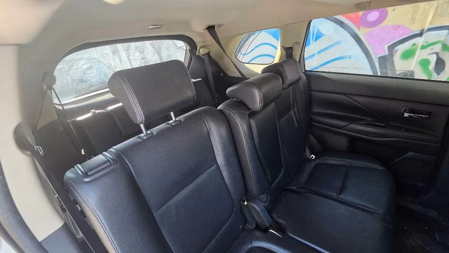 MITSUBISHI OUTLANDER 4X4 2.4 AUT (PRENDA)