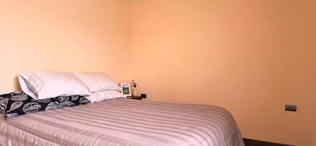 Venta de casa en condominio en barrio residencial de Belloto Norte. 98 M$.
