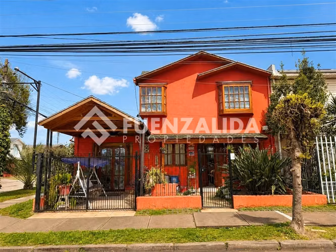 Casa en arriendo de 3 dorm. 2 baños en Maipú + peluqueria