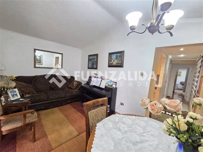 Casa en venta de 3 dorm. en La Florida