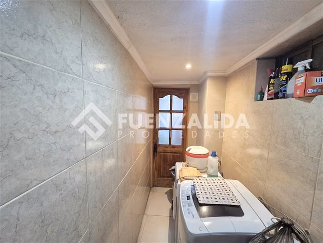 Casa en venta de 3 dorm. en La Florida