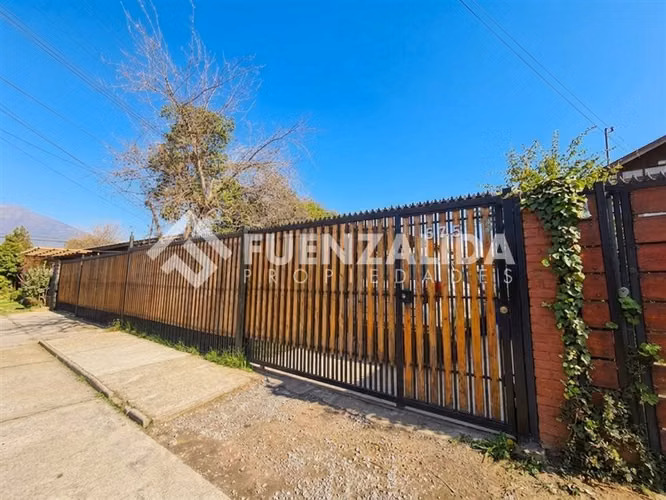 Casa en venta de 3 dorm. en La Florida