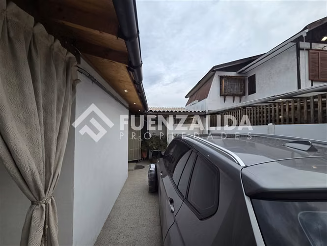 Casa en venta de 3 dorm. en La Florida