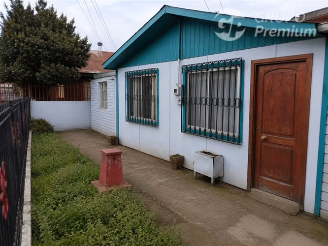 Casa en venta de 3 dorm, muy cerca Hospital Herminda Martin
