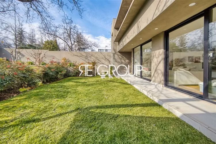 Casa en venta de 4 dorm. en Lo Barnechea
