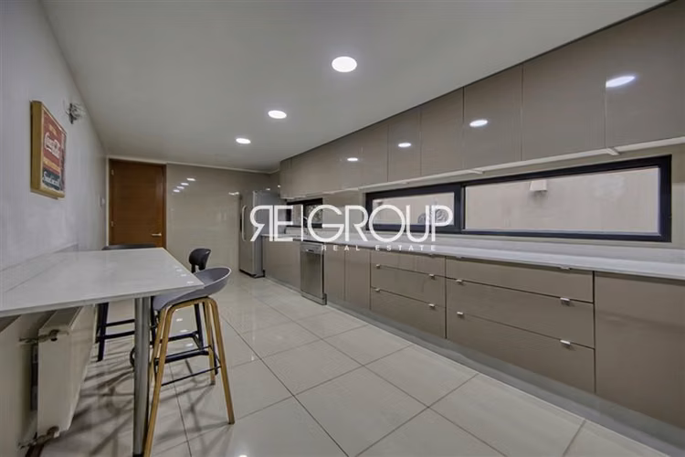 Casa en venta de 4 dorm. en Lo Barnechea