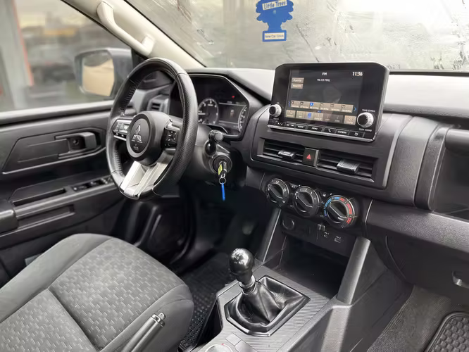 MITSUBISHI L200 2025