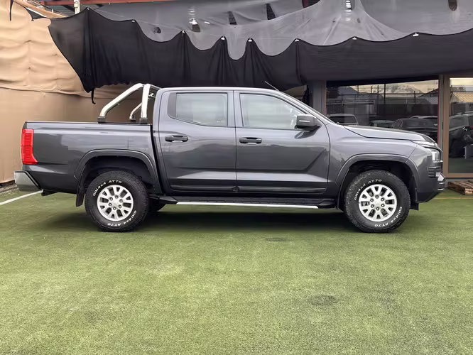 MITSUBISHI L200 2025